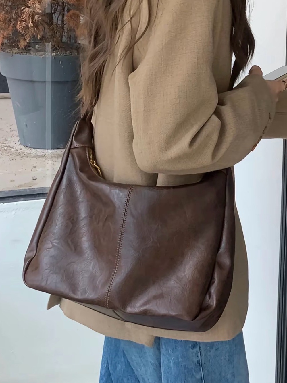 Classic Brown Shoulder Bag - Timeless Women's Hobo